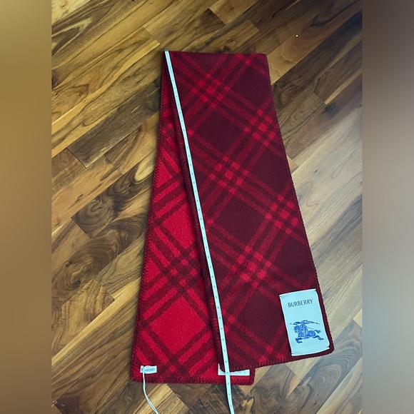 BURBERRY- Equestrian Knight Detail Check Wool Scarf- Ripple - Picture 7 of 10